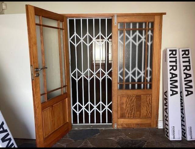 BUSINESS PROPERTY TO RENT IN NEWTON PARK
